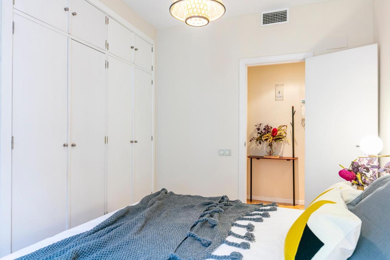 Luxury Belmont Puerta Del Sol Apartment Мадрид Екстериор снимка